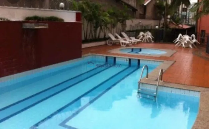Apartamento à venda 3 dormitórios, sacada, 1 vaga no Cambuci.
