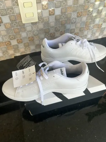 Tênis adidas branco
