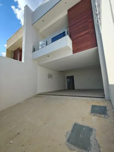 LINDA CASA GEMINADA EM BETIM NO BAIRRO TEIXEIRINHA TENDO 150 AREA ATIL
