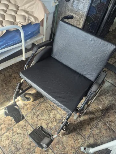 Cadeira de rodas para gordo
