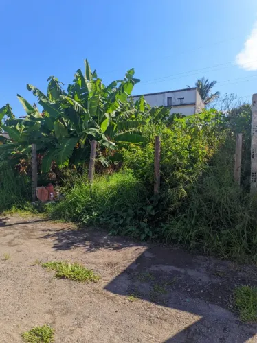 Vendo terreno de 200m² em Unamar numa rua sem saída e a uma quadra da principal!
