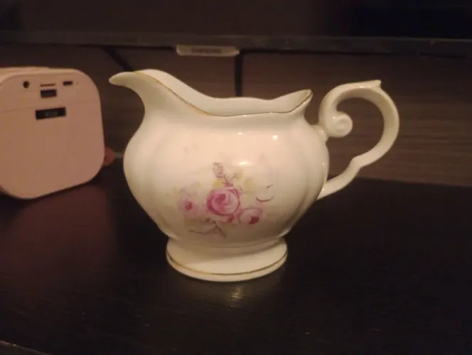 Cremeira antiga porcelana Real