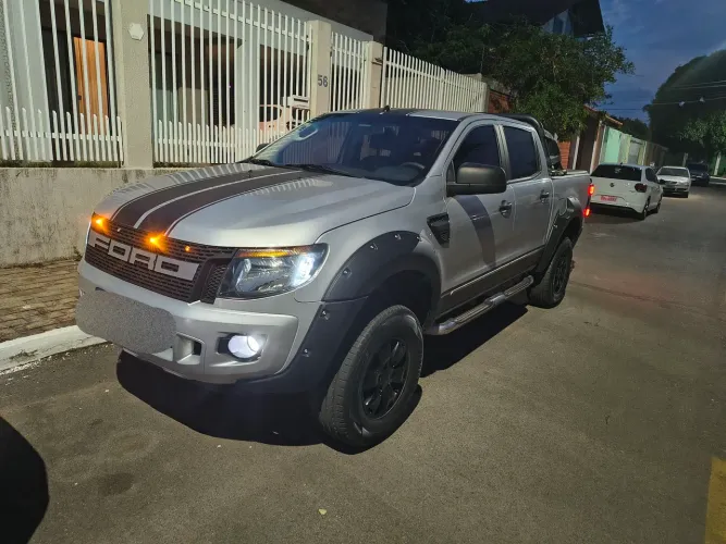 Ford Ranger XLS 2.5 16V 4X2 CD Flex 2014