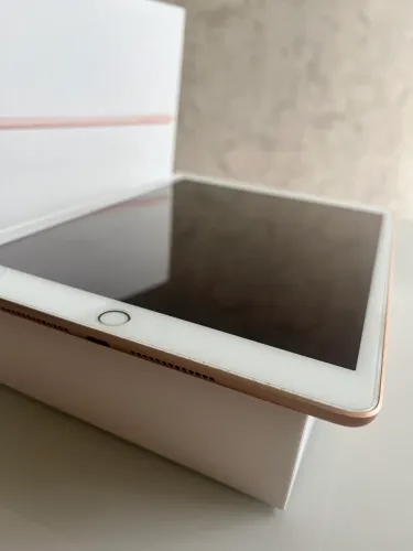 Ipad Apple 8 geração 32Gb Gold