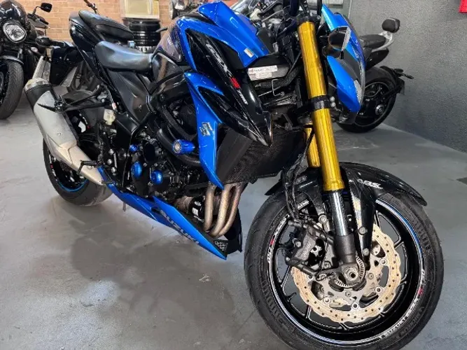 SUZUKI GSX-S 750 AZ 2019 | IMPECÁVEL