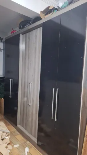Guarda roupa 6 portas