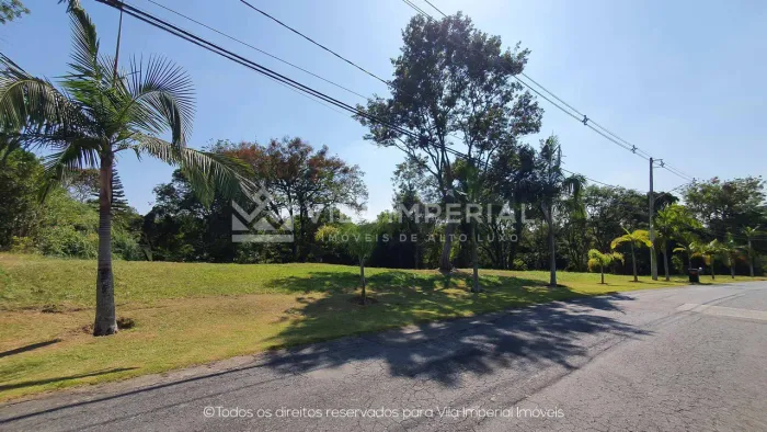 Lote em meio à natureza com 3.040m² de área à venda na Fazenda Vila Real!