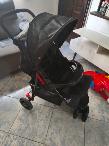 Vendo carrinho de bebê 