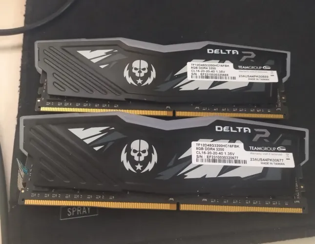 Memórias delta 8 gb 2 por 500 reias