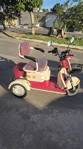 Triciclo eletrico novíssimo