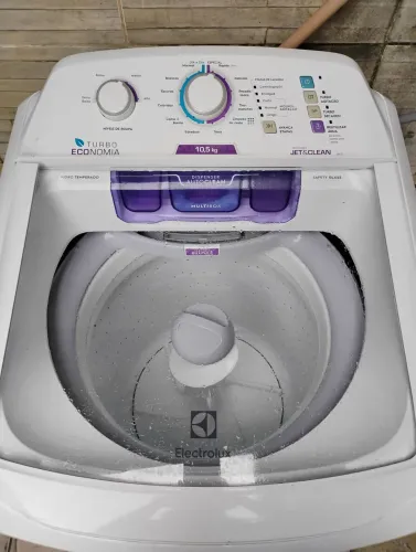 Máquina de Lavar Electrolux 10,5 kg Turbo Economia Jet&Clean