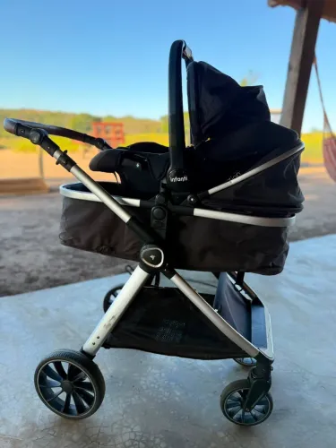 Carrinho Moisés + bebê conforto