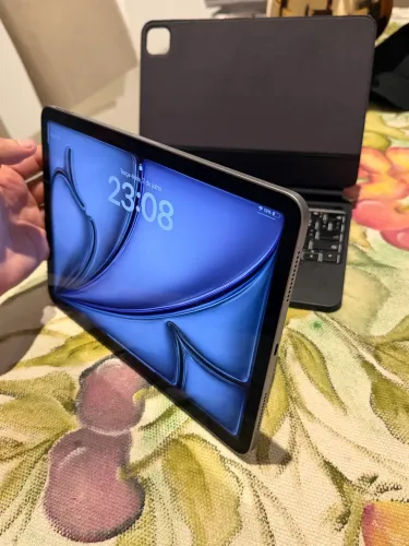 IPAD AIR 11 - CHIP M3 128GB (2025) - ESTADO DE NOVO