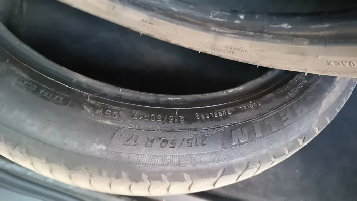 Pneu Michelin 215/50 aro 17
