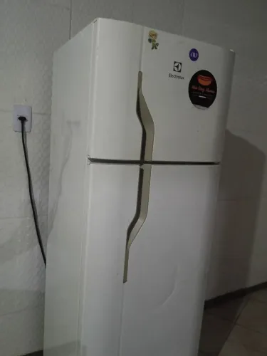 Vendo geladeira 