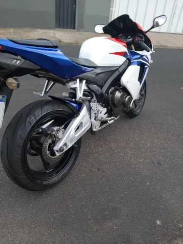 Vendo ou troco Cbr 600rr
