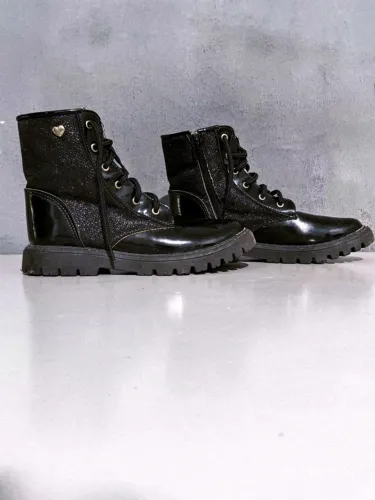 BOTA MENINA tamanho 33