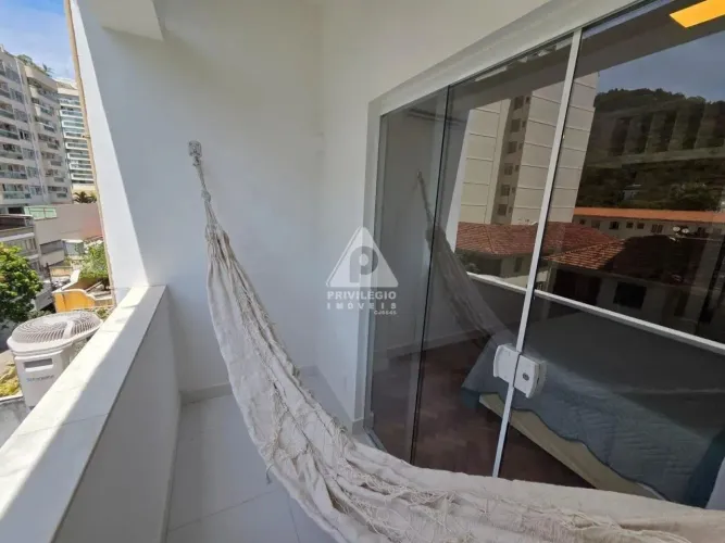 Apartamento de sala e quarto com 37m², frente, na General Severiano, em Botafogo. Tudo nov