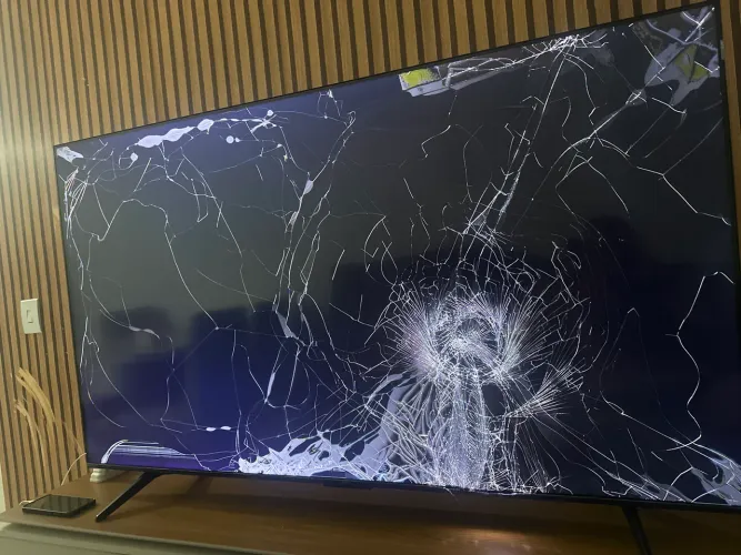TV 65 TCL (PARA UTILIZAR AS PEÇAS 