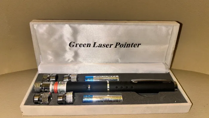 Caneta Laser Pointer Verde 5000M Profissional 5 Pontas