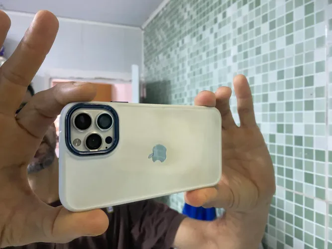 Vendo iPhone 11 64g nunca mexido sem marcas de uso muito novo