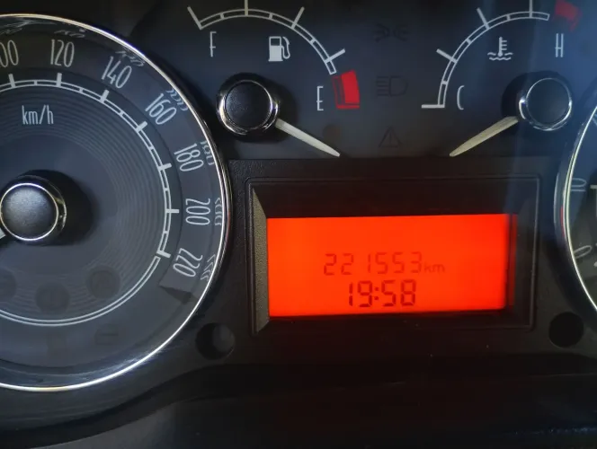 Fiat Linea Absolute 1.9/1.8 Flex Dualogic 4P 2009