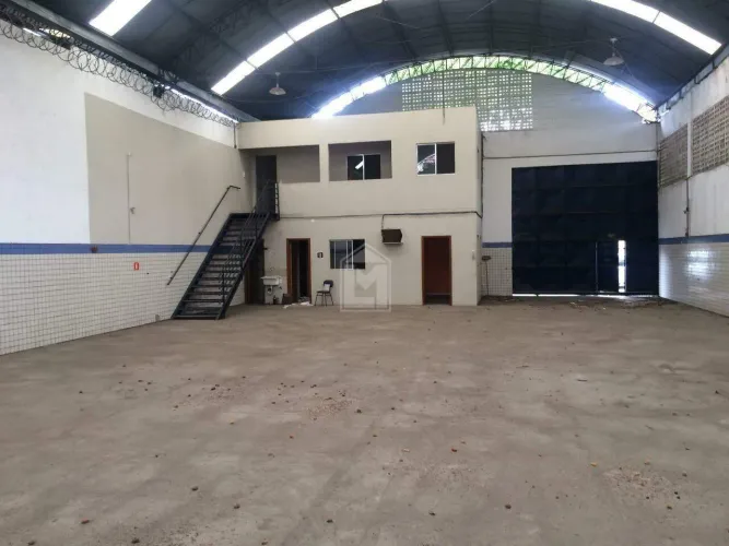 Galpão para Locação em Jardim Limoeiro | 420 m² com Pé-Direito de 8m