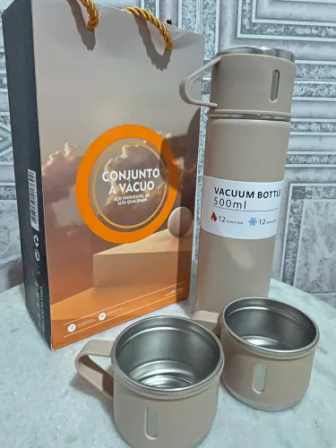Vende - se conjunto de garrafa térmica