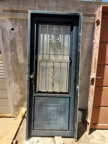 Porta Social Domarco 0,80m x 2,10m | Com Grade | Vidro Pintado