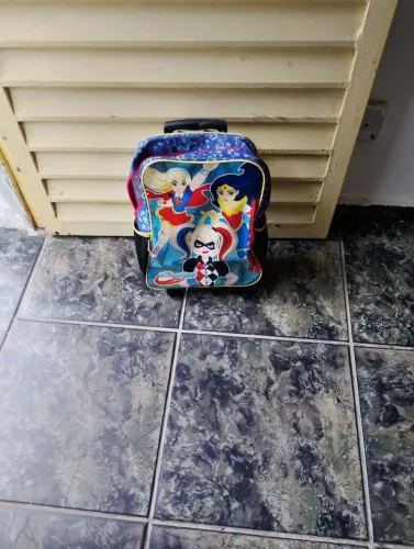 Mochila Super Hero Girls + patinete