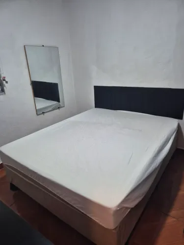 Cama queen + colchao de molas 