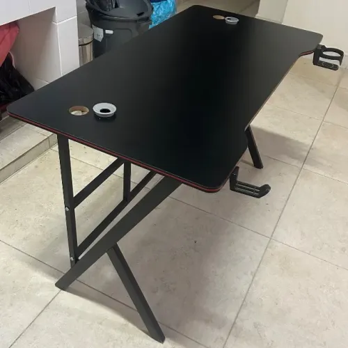 [GAMER] Mesa de Escritório 120 cm com Fibra de Carbono Preto - Usada, muito boa