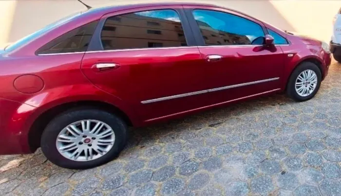 Fiat Linea Essence 1.8 Flex 16V 4P 2012