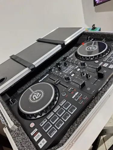 Controladora DJ Numark Mixtrack Pro FX + Case Personalizado