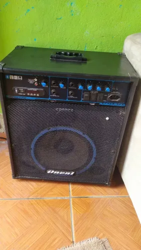 Caixa de som amplificada com Bluetooth