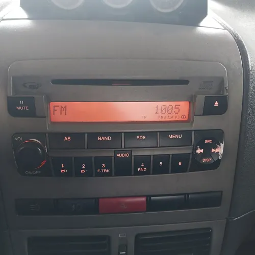 Som original mp3 fiat strada , ideia ,palio