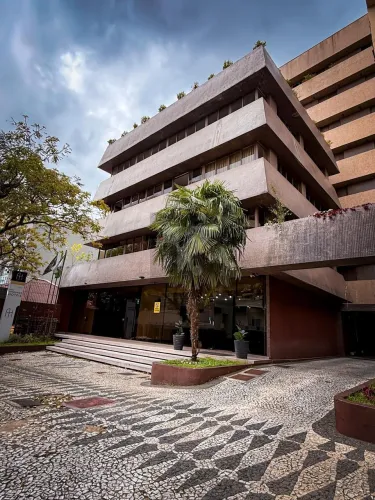 Hotel à Venda em Curitiba 66 Quartos | Permuta Sob Análise