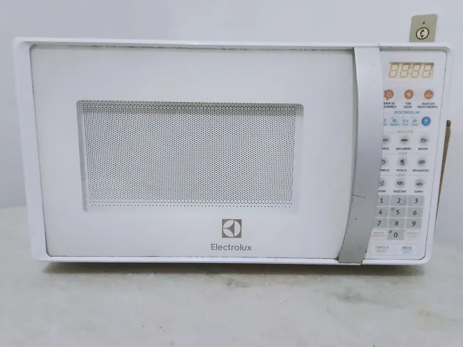 Microondas Eletrolux funcionando perfeitamente tudo 220 volts 200 reais entrego