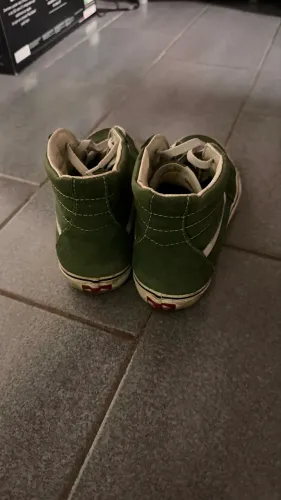 Tênis Vans Sk8-Hi Cano Alto Verde Oliva - Tamanho 40 BR / 9.0 US