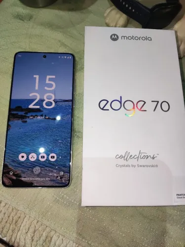 Motorola Edge 70 , 512GB , NOVO, COLLECTIONS CRYSTALS BY SWAROVSKI
