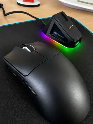 Mouse Gamer Sem Fio Attack Shark X11 Preto c/ Dock RGB - Lacrado