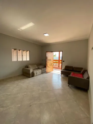 Oportunidade - Chácara - Jambeiro - 3 Dormitórios - 1.000m² - Aceita Permuta.
