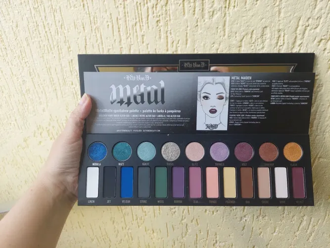Paleta KVD Kat Von D, comprada em viagem aos EUA