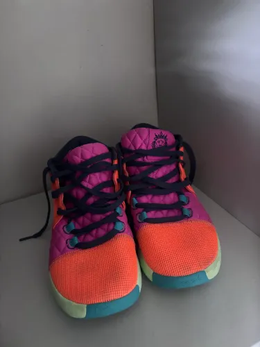 Tênis Nike LeBron witness 8