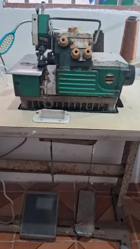 Maquina de costura overloque