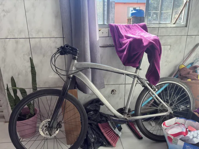Bicicleta aro 26 de alumínio