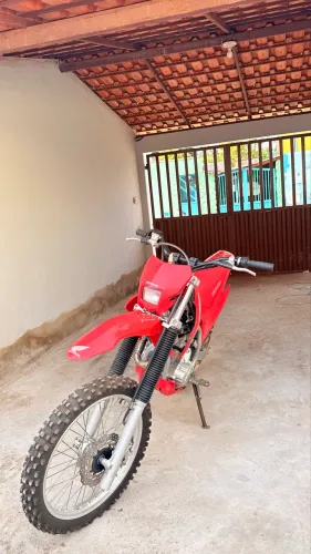 Honda CRF 250F 2025 - Impecável - R$ 23.900