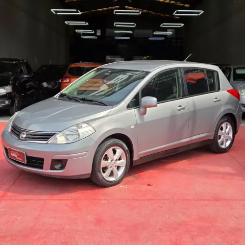 Nissan Tiida S 1.8/1.8 Flex 16V Mec. 2013