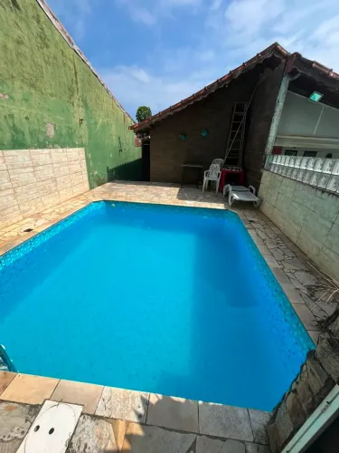 Casa com piscina a venda direto com proprietário localizada em Mongaguá 