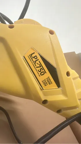Lixadeira de Parede e Teto Girafa Lynus LPL 750W 220V